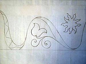 Boceto a mano alzada sobre papel pautado: estudio para un zócalo de azulejos