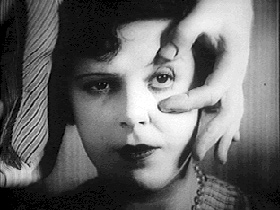 Escena del film Un perro andaluz. L.Buñuel.