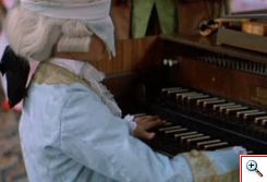 Escena de la película Amadeus: Mozart niño tocando el clave