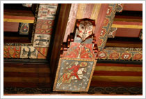 Detalle de pintura en alfarje. Can con cabeza humana (Huesca, siglos XIV-XV). Banco de imágenes del ISFTIC